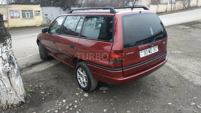 Opel Astra 1997, 280,000 km - 1.6 l - Qusar