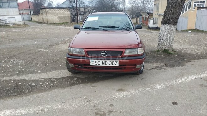 Opel Astra 1997, 280,000 km - 1.6 l - Qusar