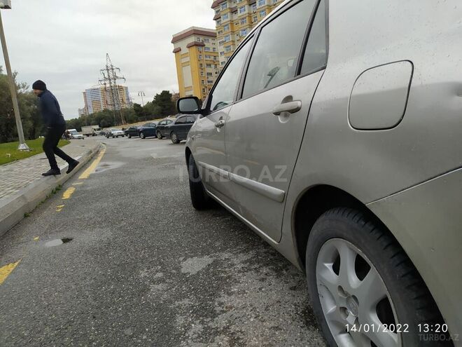 Toyota Corolla 2006, 221,500 km - 1.4 л - Bakı