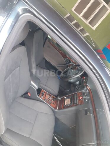 Mercedes E 240 2000, 243,000 km - 2.4 l - Beyləqan