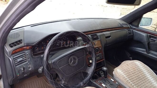 Mercedes E 200 1997, 400,000 km - 2.0 л - Bakı