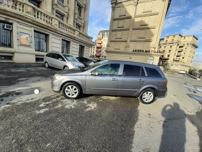Opel Astra 2005, 242,000 km - 1.4 l - Bakı