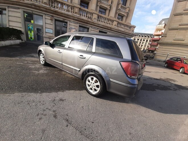 Opel Astra 2005, 242,000 km - 1.4 l - Bakı