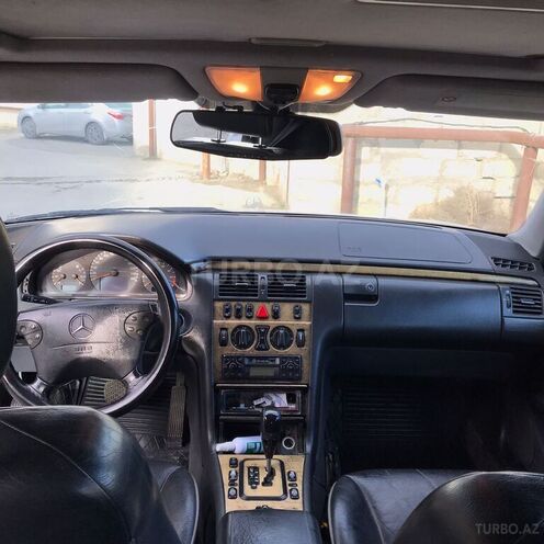 Mercedes E 240 2000, 220,000 km - 2.4 l - Bakı
