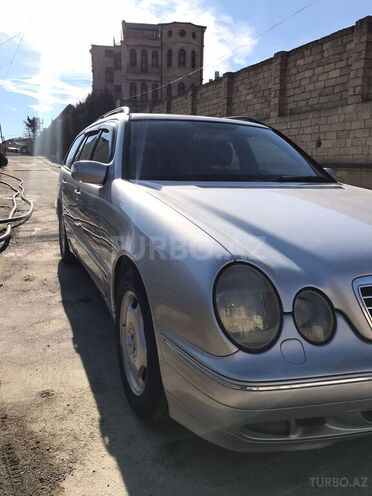 Mercedes E 240 2000, 220,000 km - 2.4 l - Bakı