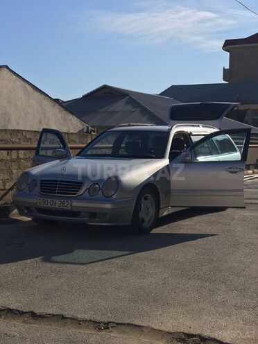 Mercedes E 240 2000, 220,000 km - 2.4 l - Bakı