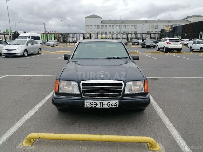Mercedes E 220 1994, 370,000 km - 2.2 л - Bakı