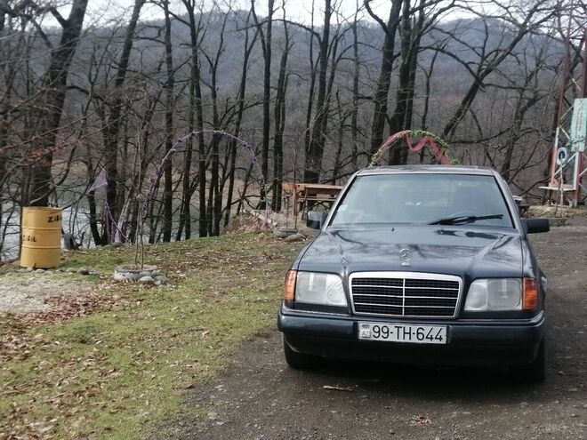 Mercedes E 220 1994, 370,000 km - 2.2 л - Bakı