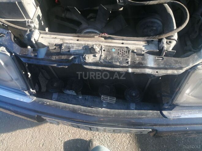 Mercedes E 220 1994, 370,000 km - 2.2 л - Bakı