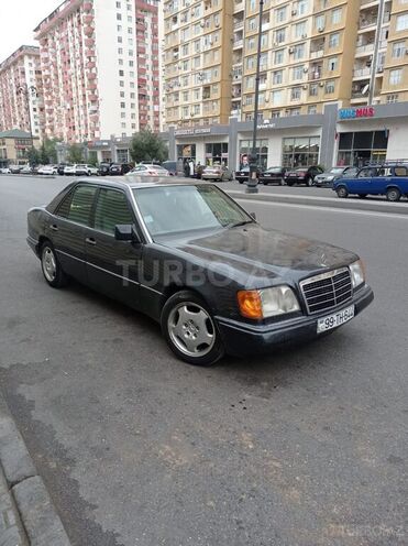 Mercedes E 220 1994, 370,000 km - 2.2 л - Bakı