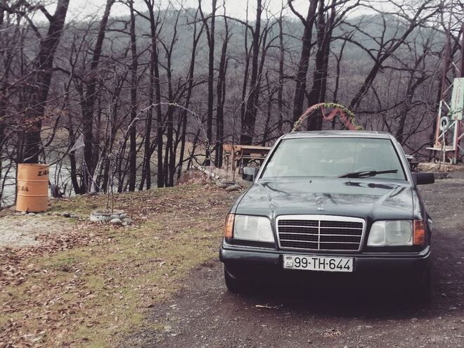 Mercedes E 220 1994, 370,000 km - 2.2 л - Bakı