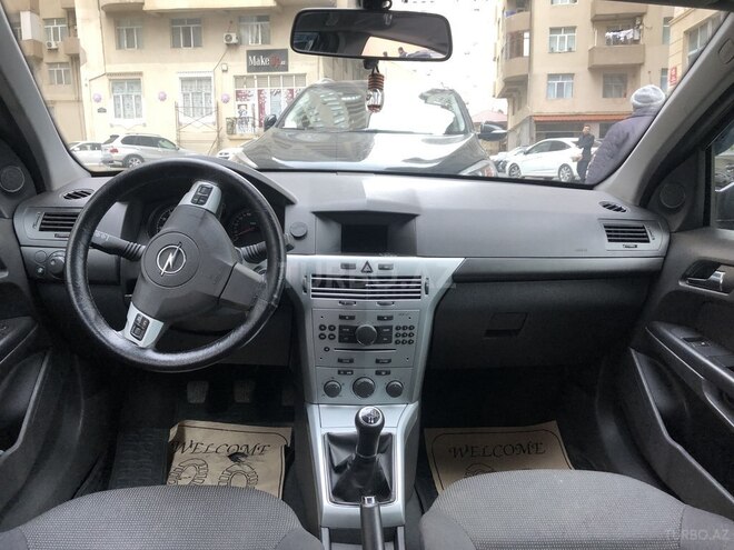 Opel Astra 2009, 211,000 km - 1.4 л - Bakı