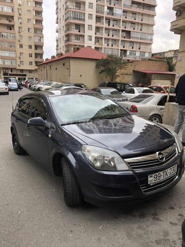 Opel Astra 2009, 211,000 km - 1.4 л - Bakı