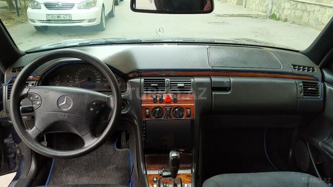 Mercedes E 270 1999, 405,834 km - 2.7 л - Bakı