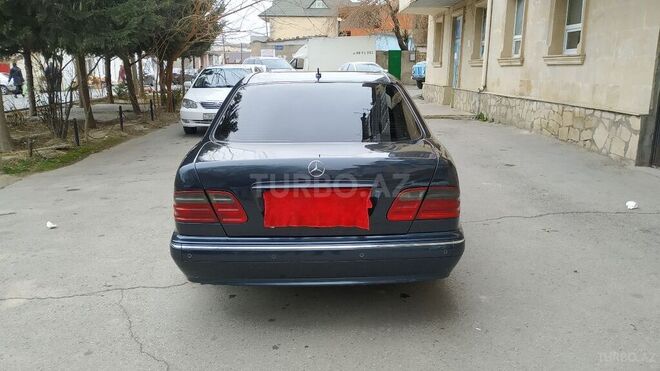 Mercedes E 270 1999, 405,834 km - 2.7 л - Bakı