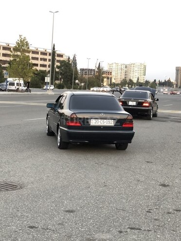 Mercedes C 180 1999, 220,000 km - 1.8 l - Gəncə
