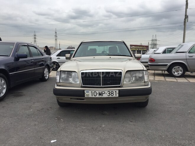 Mercedes E 250 1995, 419,000 km - 2.5 л - Bakı