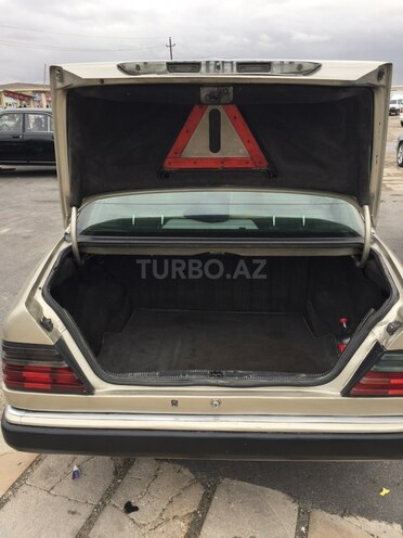 Mercedes E 250 1995, 419,000 km - 2.5 л - Bakı
