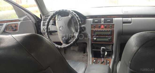 Mercedes E 270 2001, 403,000 km - 2.7 л - Bakı