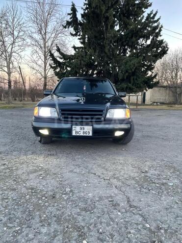 Mercedes  1997, 324,000 km - 2.2 l - Ucar