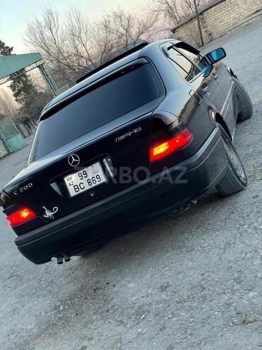 Mercedes  1997, 324,000 km - 2.2 l - Ucar