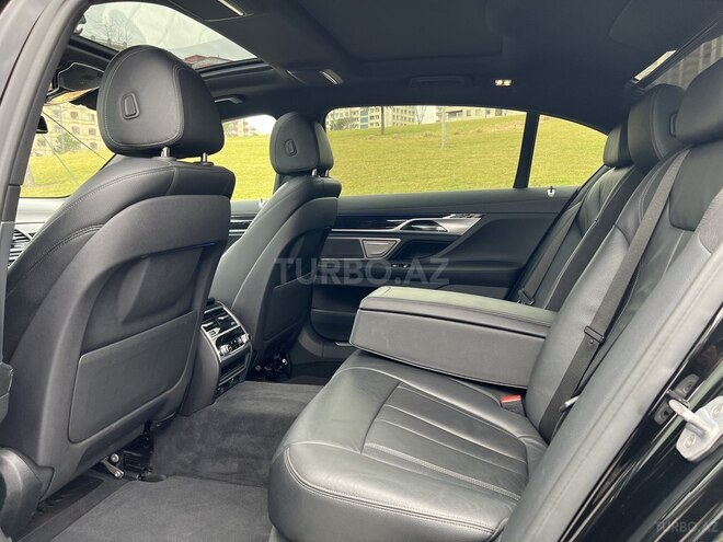 BMW 740 2018, 107,000 km - 3.0 l - Bakı