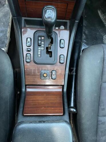 Mercedes  1997, 324,000 km - 2.2 l - Ucar