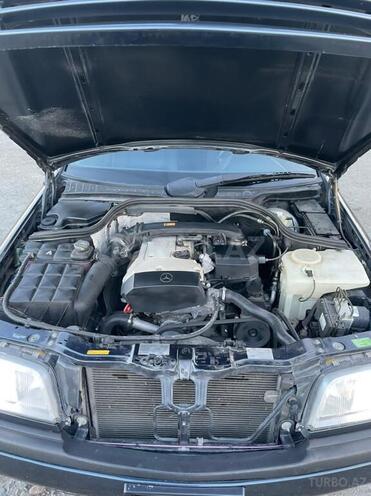 Mercedes  1997, 324,000 km - 2.2 l - Ucar