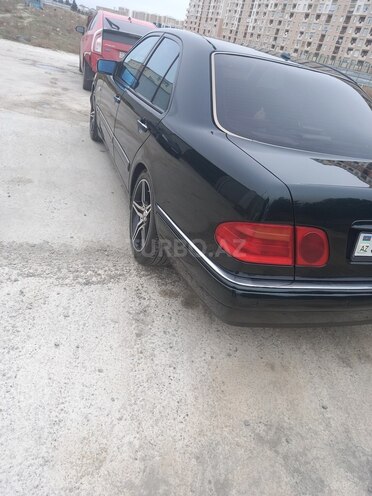 Mercedes E 240 1998, 332,000 km - 2.4 л - Bakı