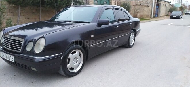 Mercedes E 220 1999, 348,438 km - 2.2 l - Bakı