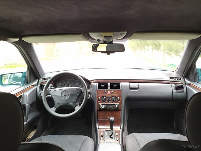 Mercedes E 230 1997, 297,956 km - 2.3 l - Bakı