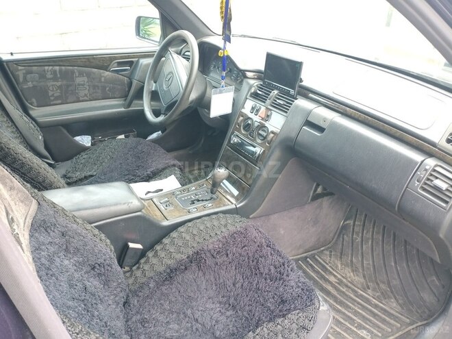 Mercedes E 240 1997, 308,659 km - 2.4 л - Masallı