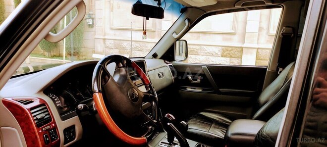 Mitsubishi Pajero 2005, 275,000 km - 3.0 l - Bakı