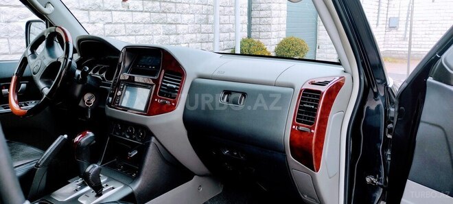 Mitsubishi Pajero 2005, 275,000 km - 3.0 l - Bakı