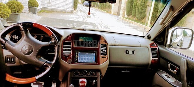 Mitsubishi Pajero 2005, 275,000 km - 3.0 l - Bakı