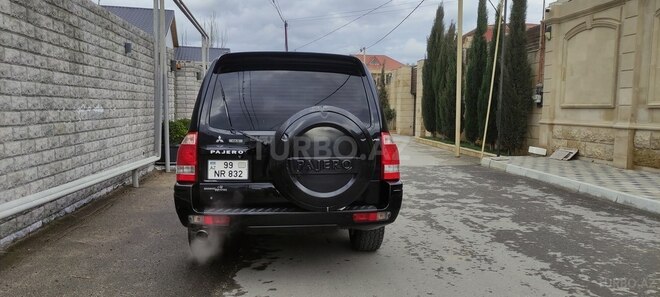 Mitsubishi Pajero 2005, 275,000 km - 3.0 l - Bakı