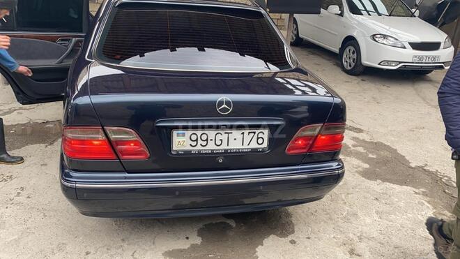 Mercedes E 270 2001, 432,000 km - 2.7 л - Bakı