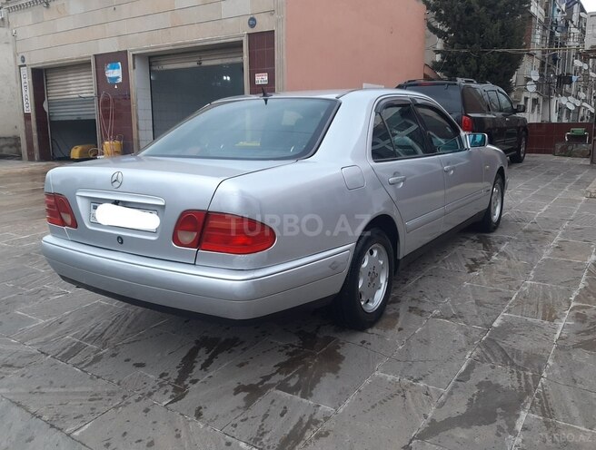 Mercedes E 200 1999, 215,000 km - 2.0 l - Sumqayıt