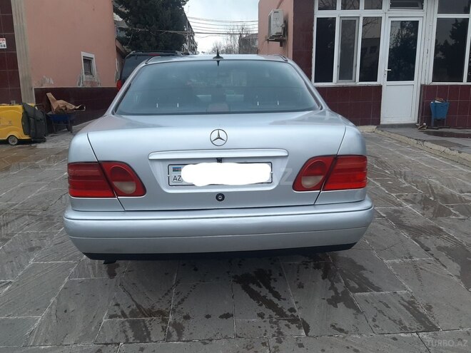 Mercedes E 200 1999, 215,000 km - 2.0 l - Sumqayıt