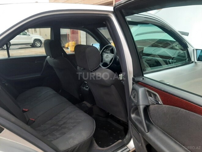 Mercedes E 200 1999, 215,000 km - 2.0 l - Sumqayıt