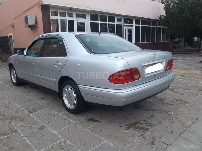 Mercedes E 200 1999, 215,000 km - 2.0 l - Sumqayıt