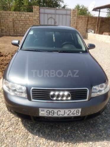 Audi A4 2003, 352,140 km - 1.8 l - Gəncə