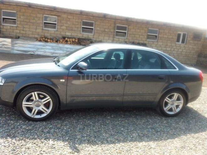 Audi A4 2003, 352,140 km - 1.8 l - Gəncə