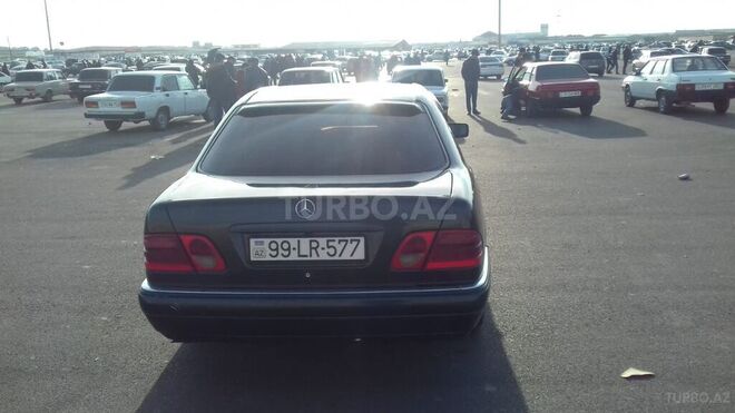 Mercedes E 220 1997, 380,000 km - 2.2 l - Bakı