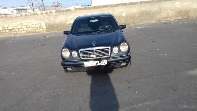 Mercedes E 220 1997, 380,000 km - 2.2 l - Bakı