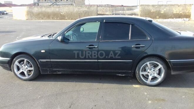 Mercedes E 220 1997, 380,000 km - 2.2 l - Bakı