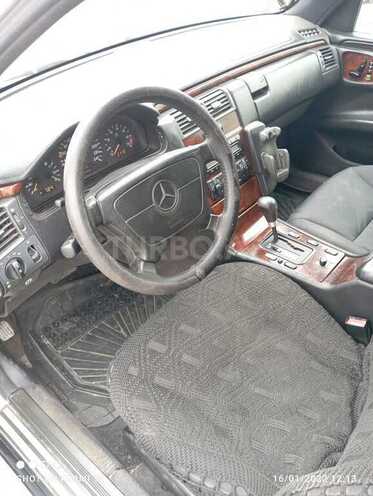 Mercedes E 230 1996, 400,000 km - 2.3 l - Sumqayıt