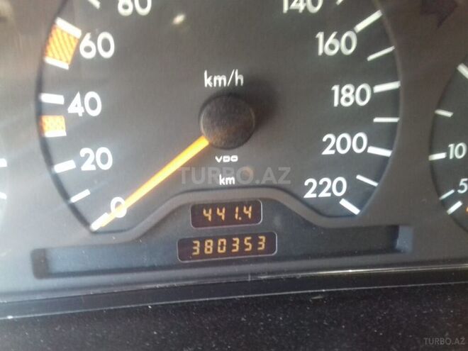 Mercedes E 220 1997, 380,000 km - 2.2 l - Bakı
