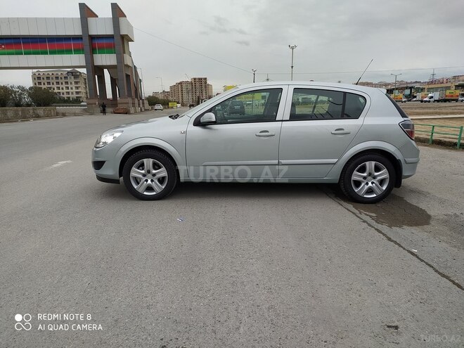 Opel Astra 2009, 124,500 km - 1.4 l - Bakı