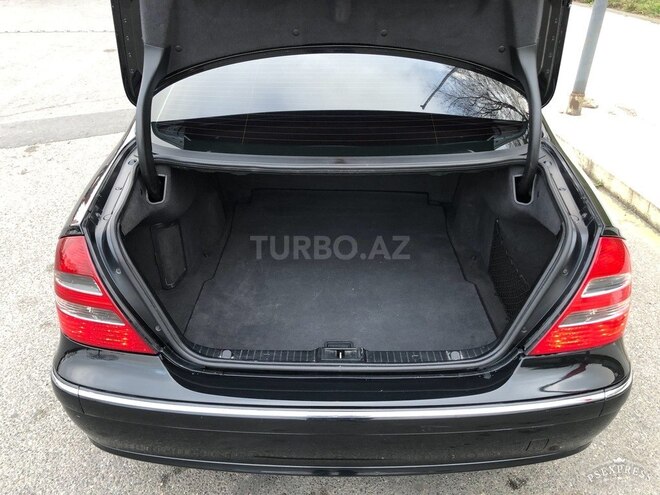 Mercedes E 320 2004, 289,000 km - 3.2 l - Bakı